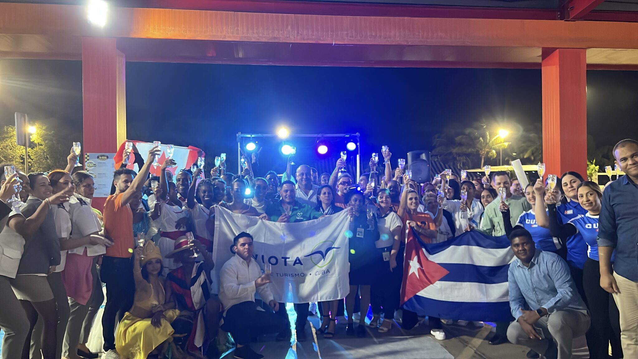 Primeros pasajeros del vuelo desde Halifax disfrutan de Varadero