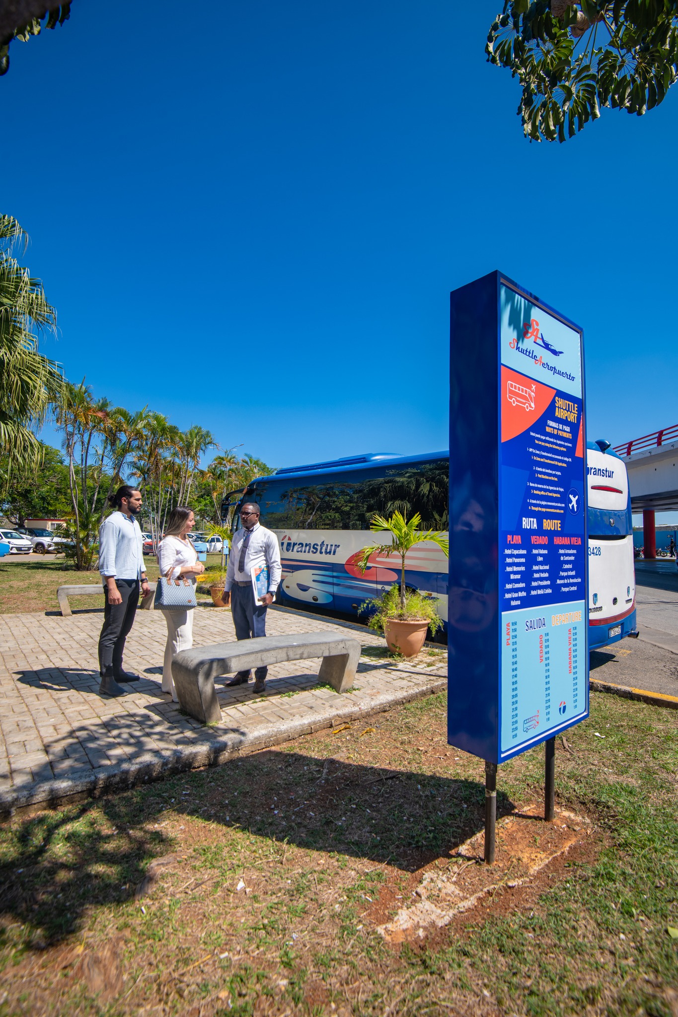 Disponible transbordador que conecta aeropuerto de La Habana con principales zonas hoteleras