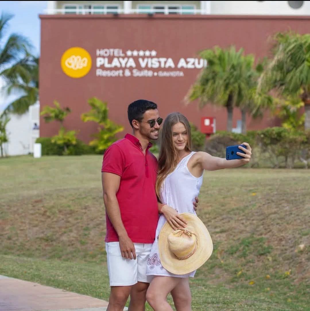 ¿Qué hoteles mantienen operaciones en La Habana y Varadero?