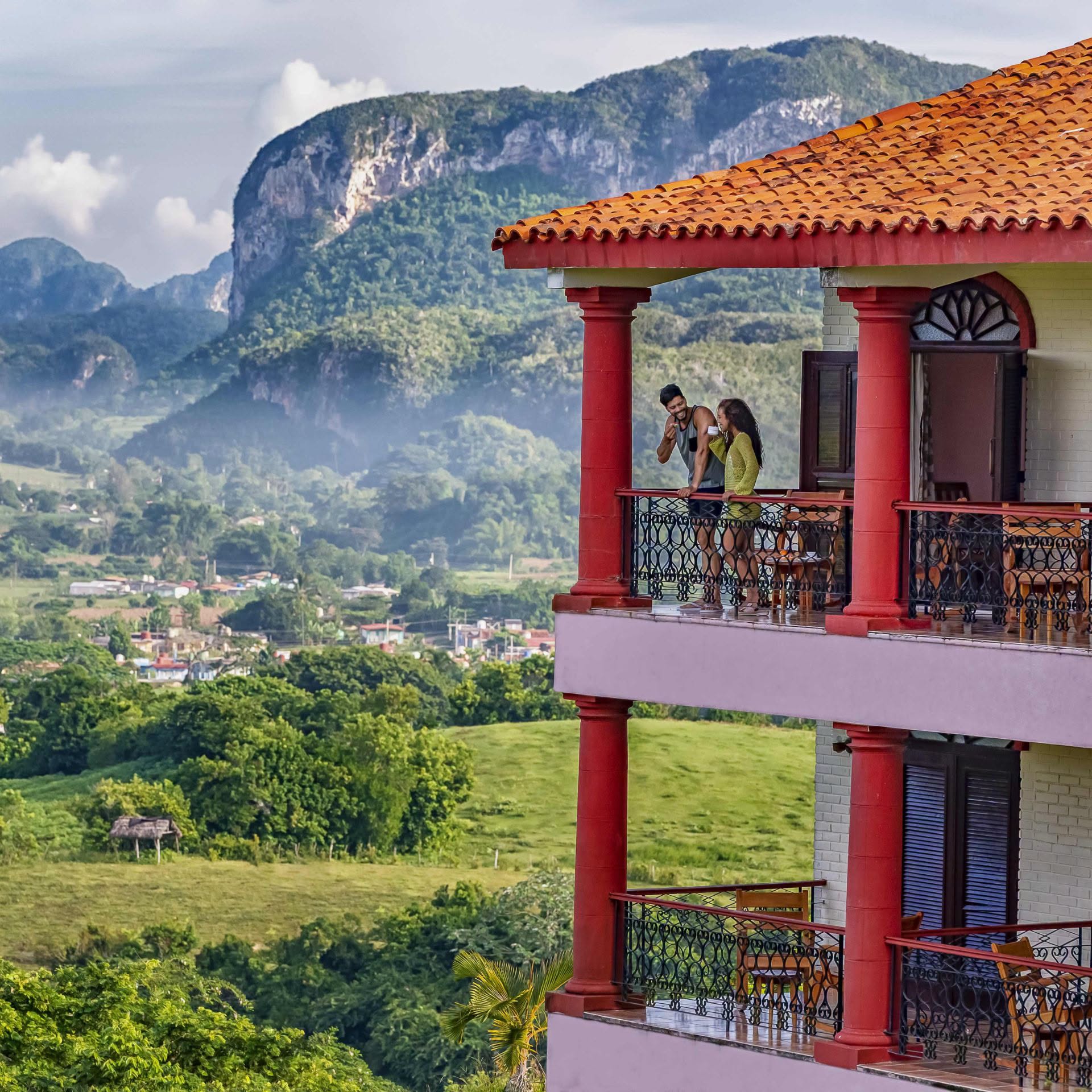Transformaciones económicas en Cuba incluyen el turismo