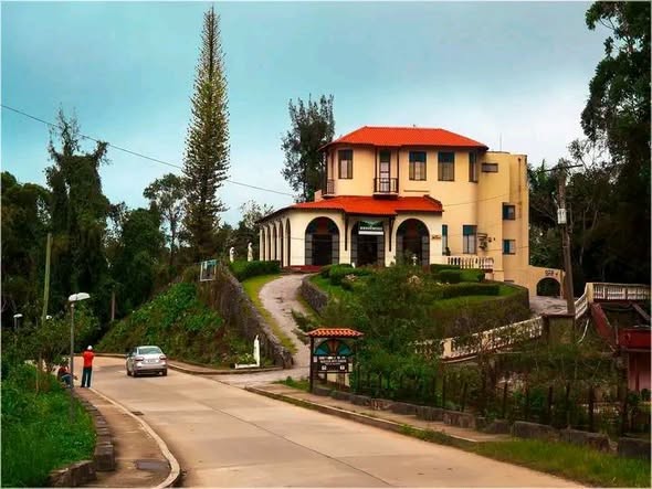 Museo de Arte Cubano en Topes de Collantes: arte en la montaña
